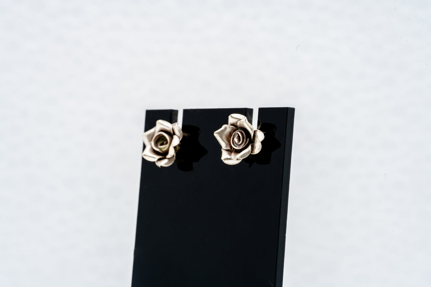 Floral silver earrings